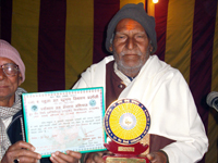 Sri Raja Ram Tiwari (Bhule-bichhre compaign) get the honour of Ganga Seva